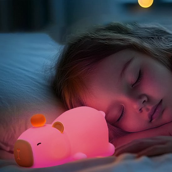 Veilleuse-bébé-Capybara-fillette-chambre