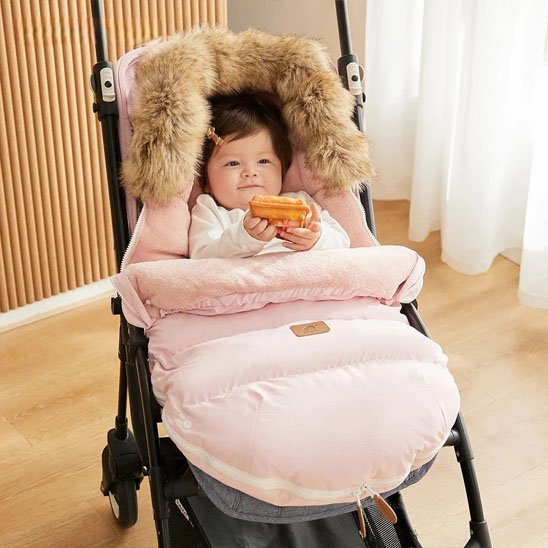 Chancelière bébé en polaire rose 