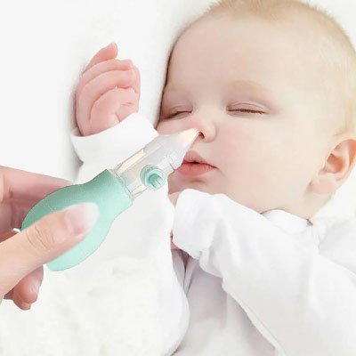 mouche bébé dort tranquille